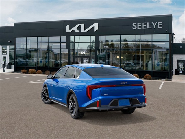 2025 Kia K4 GT-Line photo 2