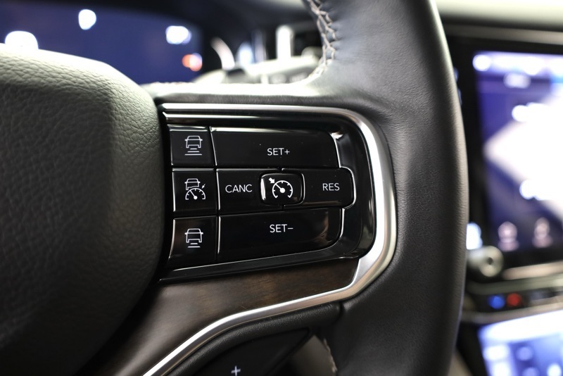 2022 Jeep Grand Wagoneer I photo 28