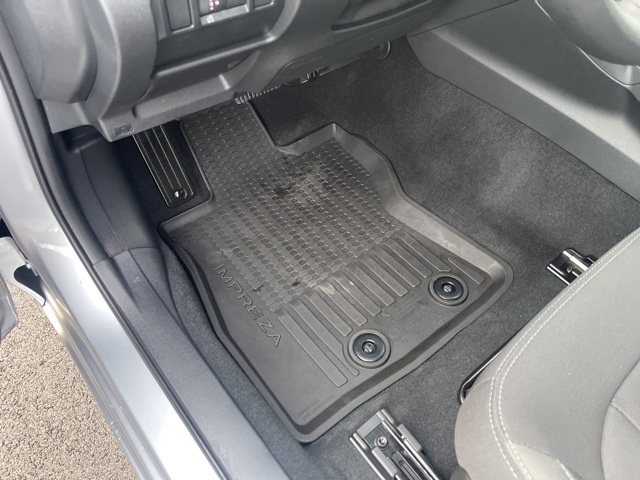 2025 Subaru Impreza Base photo 15