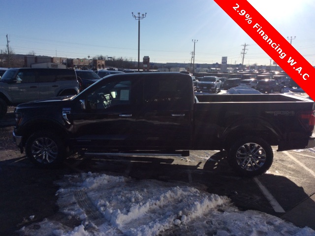 2025 Ford F-150 XLT photo 2