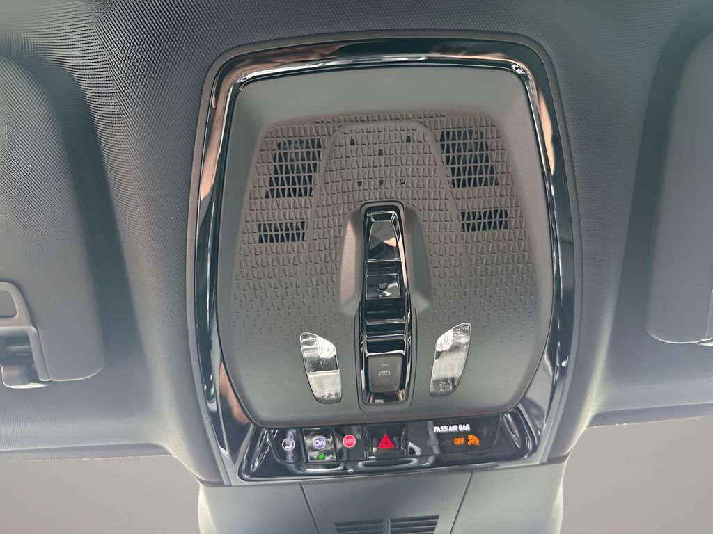 2025 Cadillac Lyriq Luxury photo 33