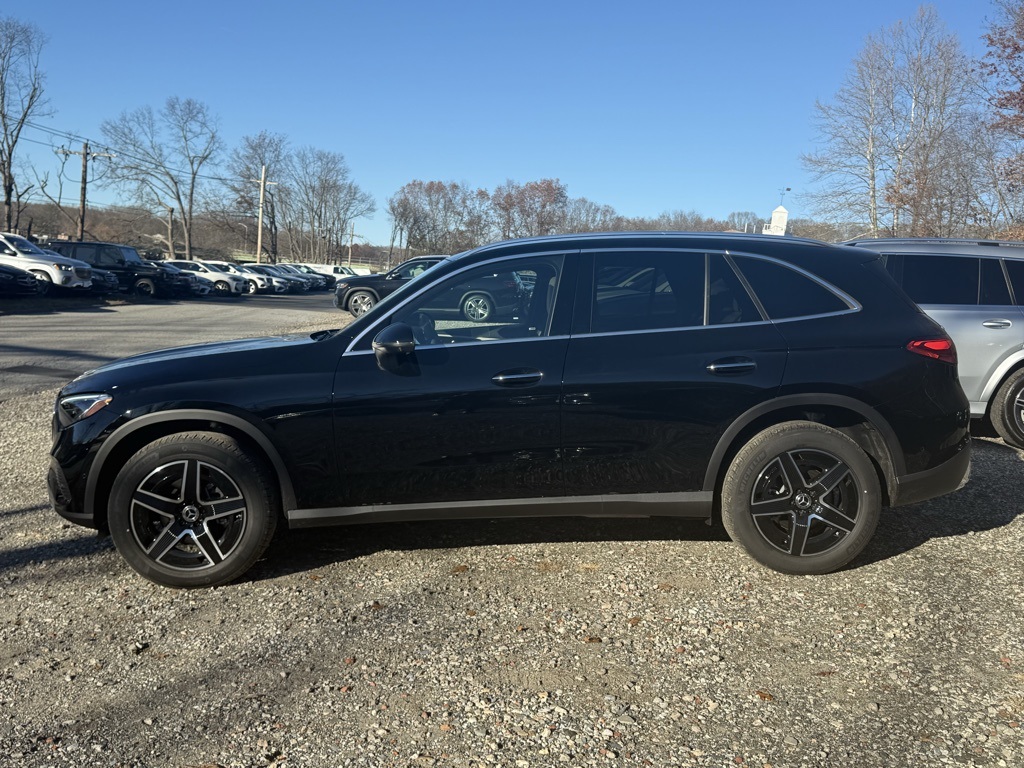 2026 Mercedes Benz GLC 300 4MATIC photo 4