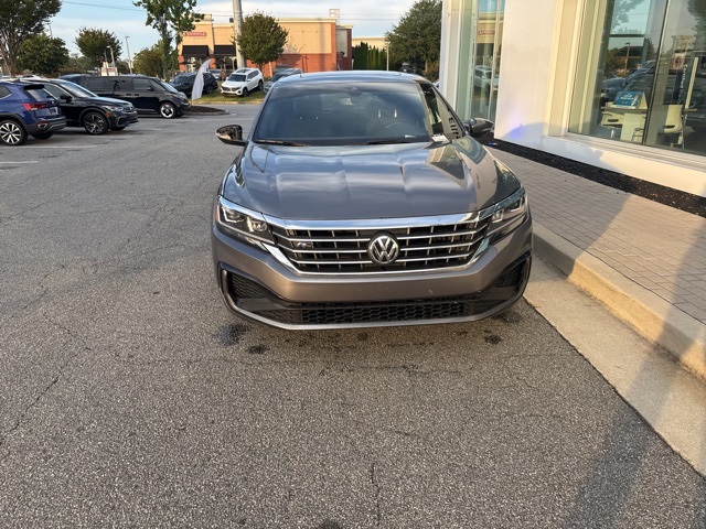 2021 Volkswagen Passat 2.0T R-Line photo 2