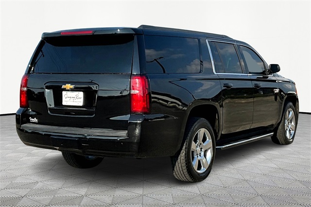 2015 Chevrolet Suburban LT photo 5