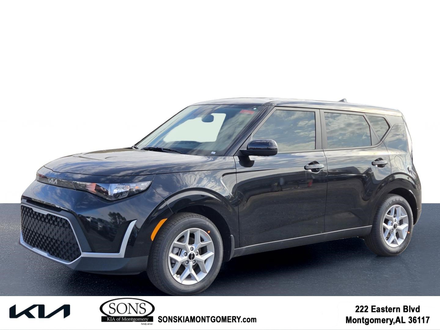 2025 Kia Soul LX's photo