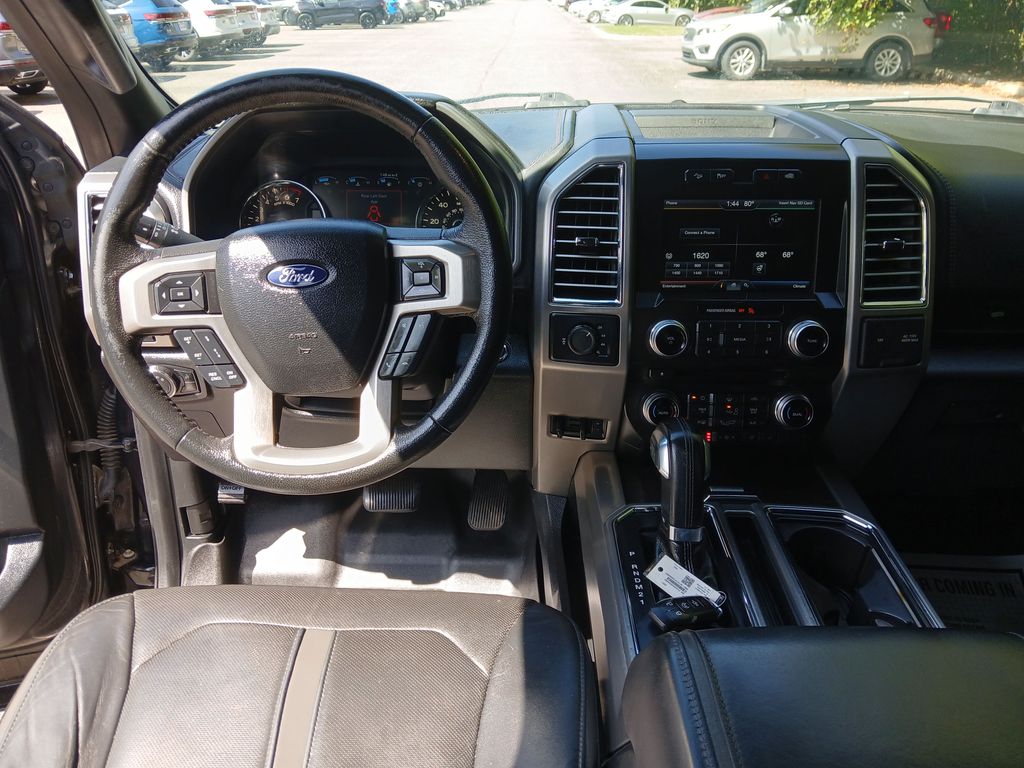 2015 Ford F-150 Platinum photo 12