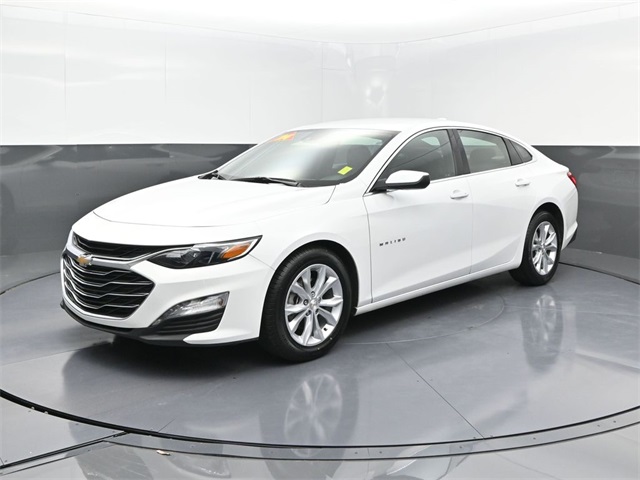 2024 Chevrolet Malibu 1LT photo 2