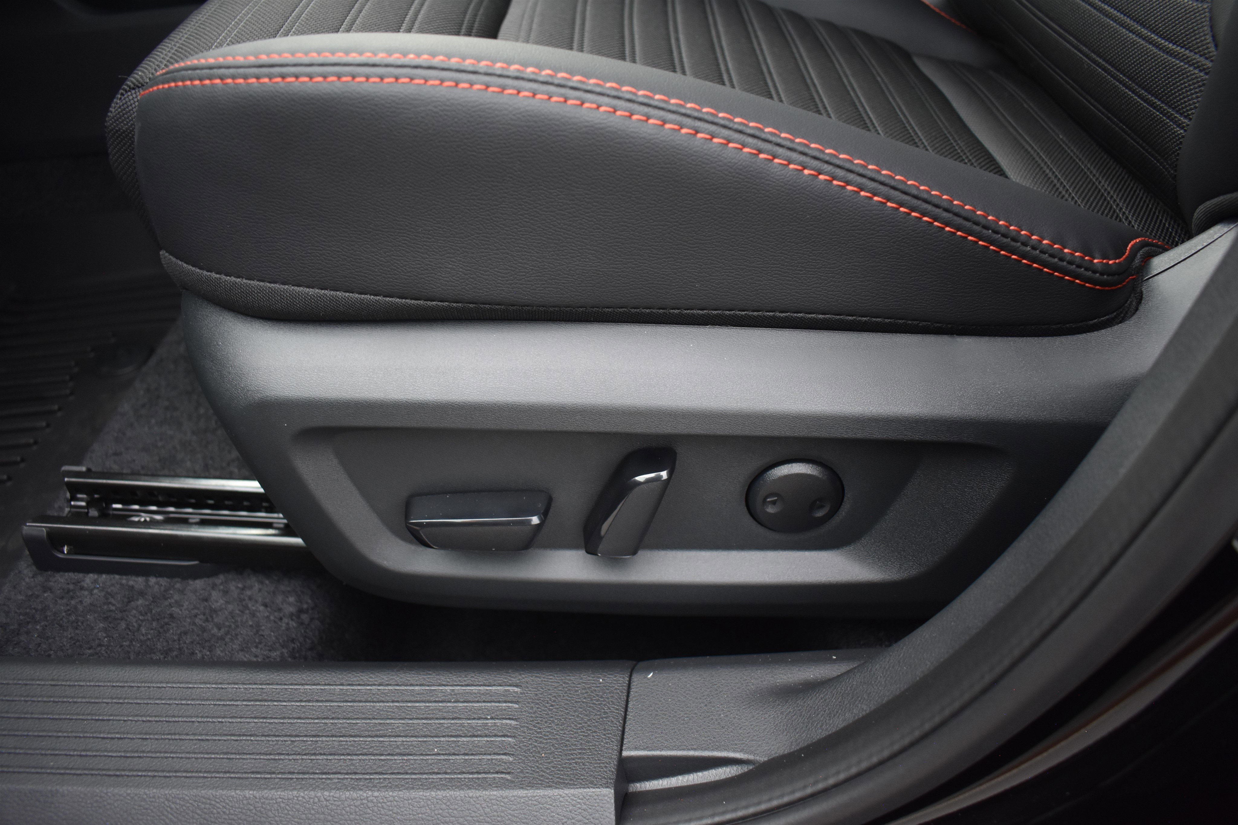 2026 Nissan Rogue SV photo 7