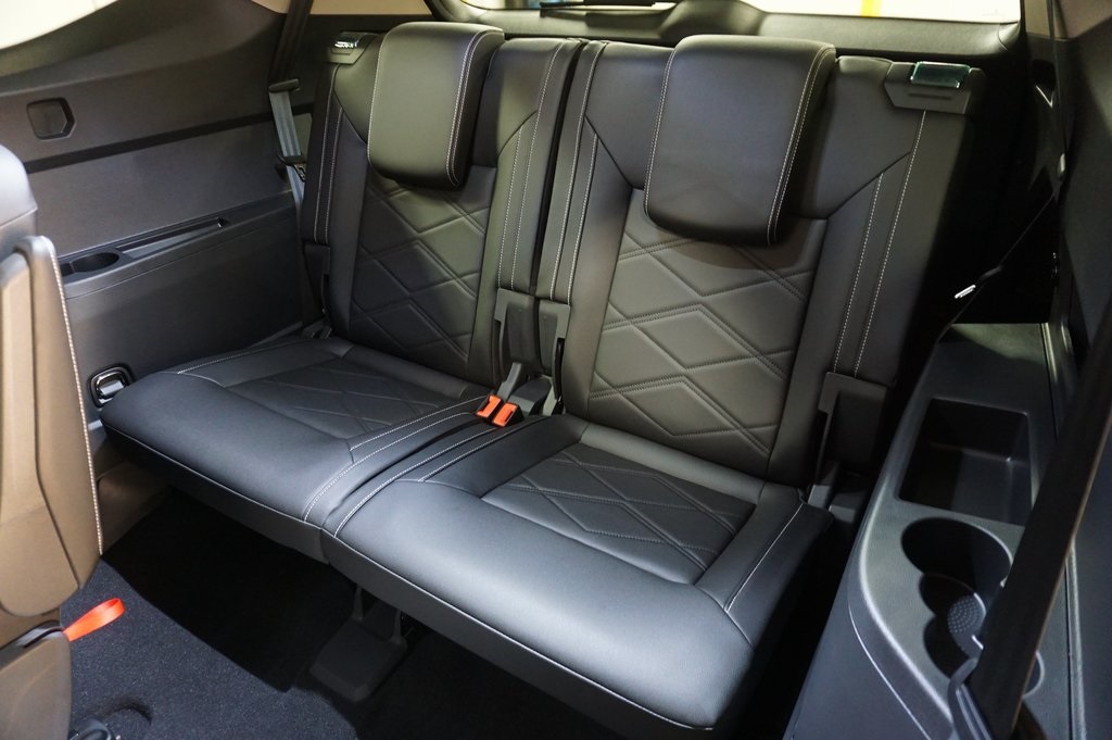 2025 Volkswagen Atlas SE Technology photo 12