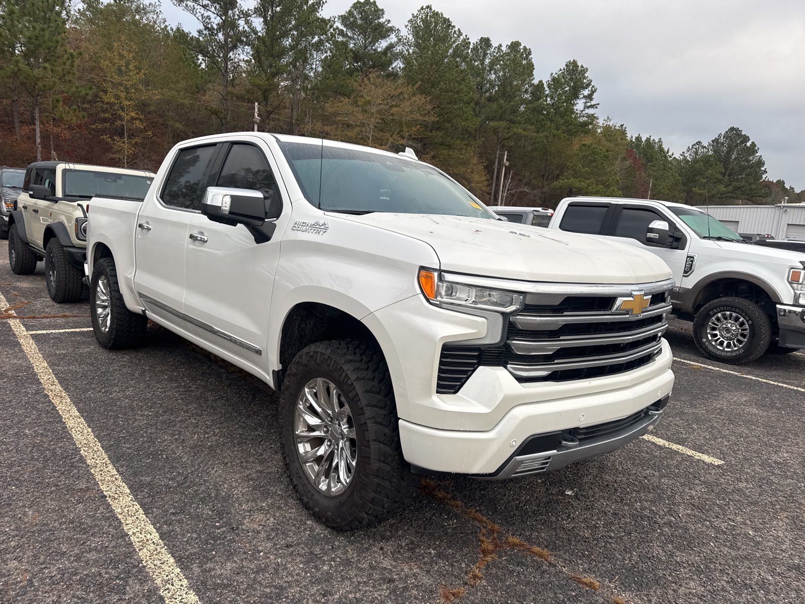 2023 Chevrolet Silverado 1500 High Country's photo