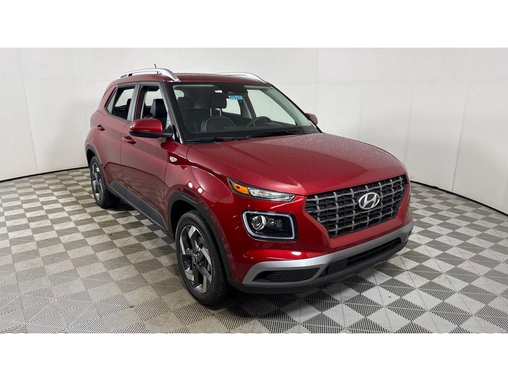 2025 Hyundai Venue Limited photo 2