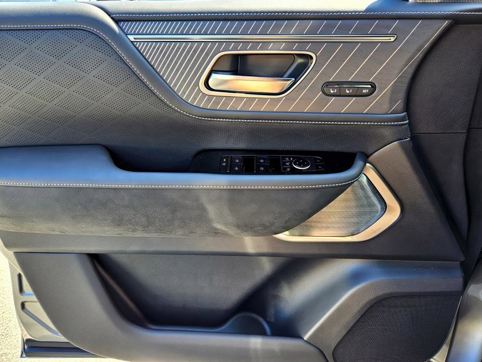 2026 Infiniti QX80 photo 27