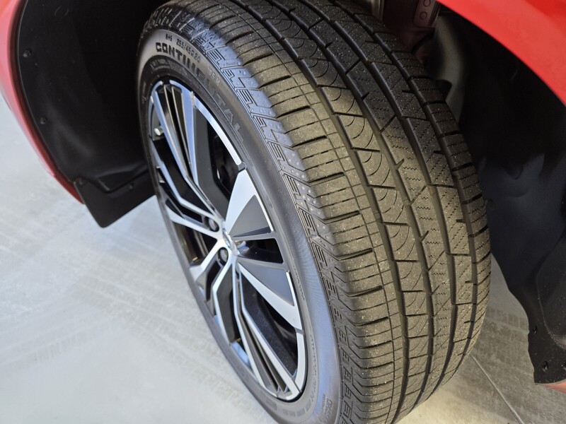 2024 Volvo XC60 B5 Plus photo 26
