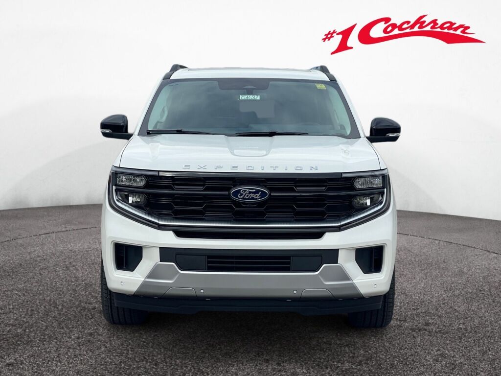 2025 Ford Expedition MAX Platinum photo 2