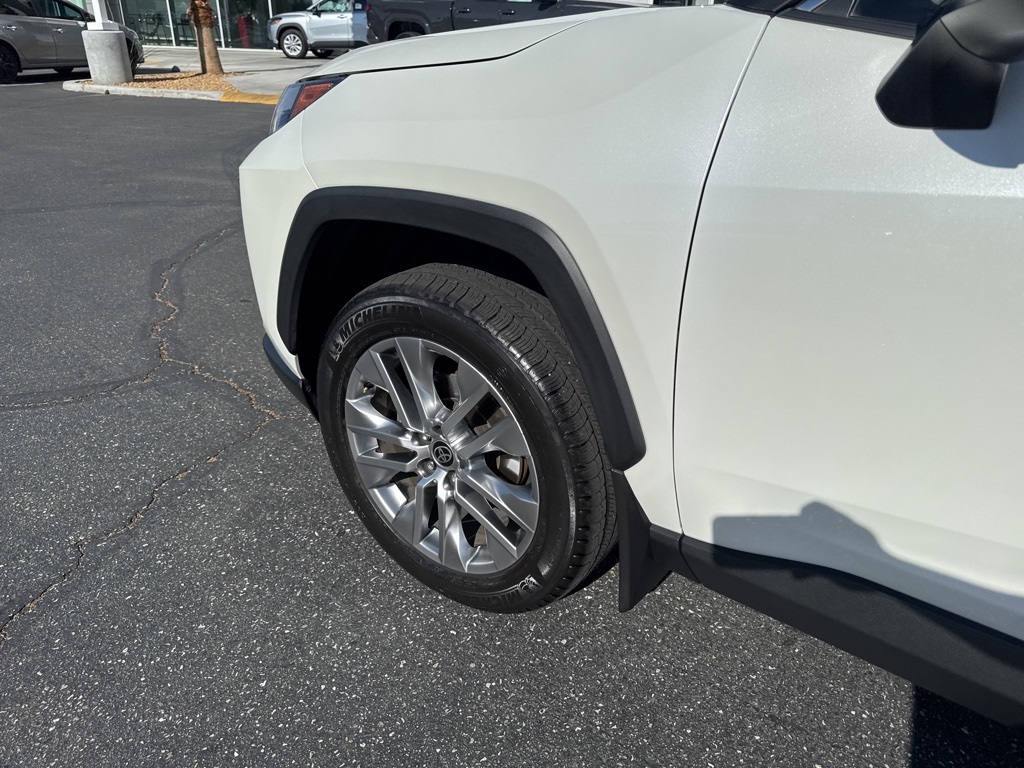 2022 Toyota RAV4 XLE Premium photo 10