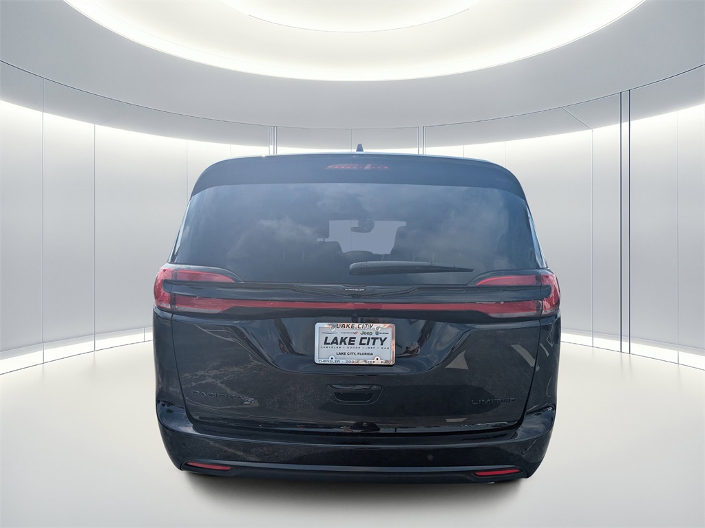 2026 Chrysler Pacifica Limited photo 2