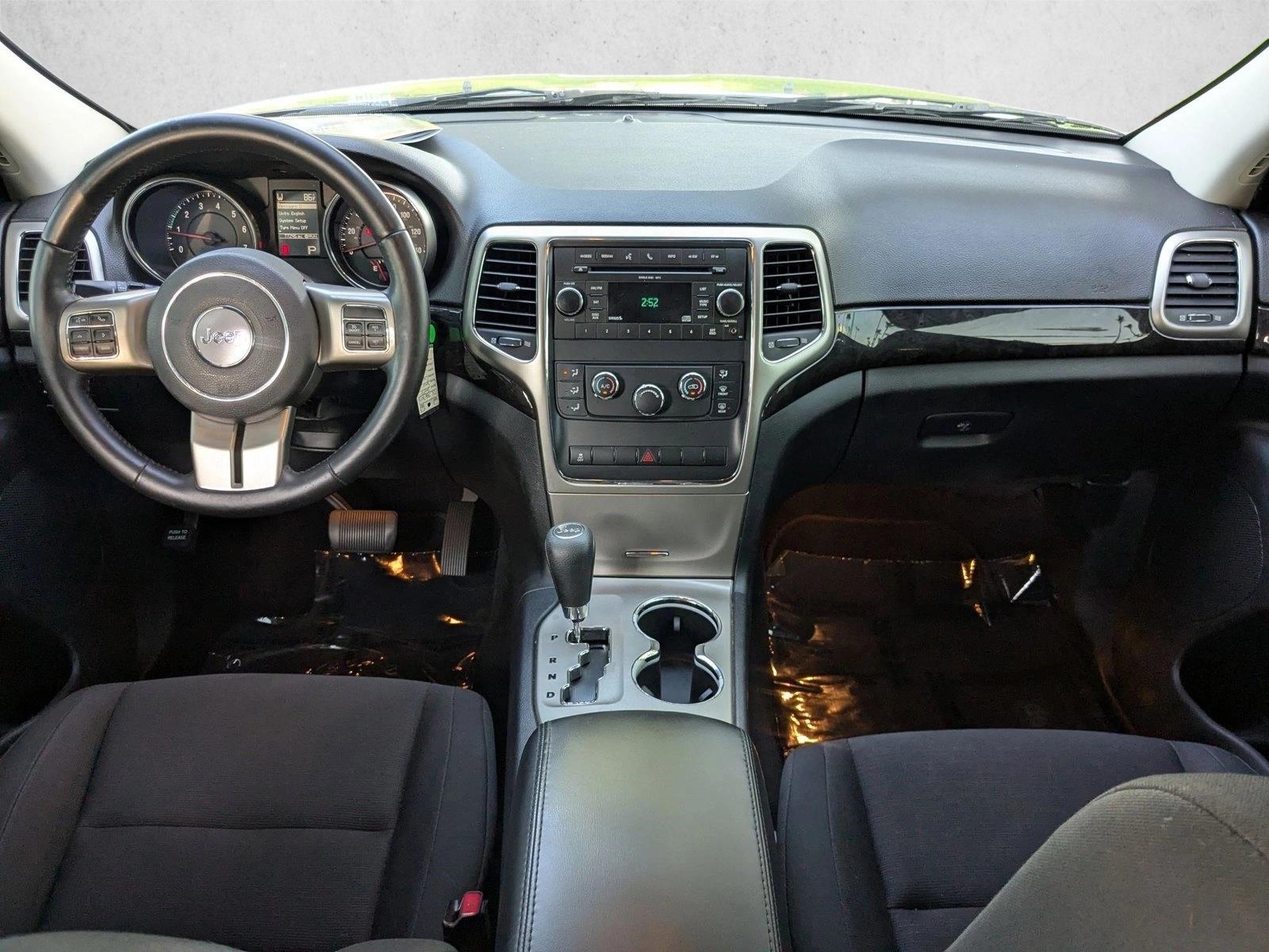 2013 Jeep Grand Cherokee Laredo photo 14