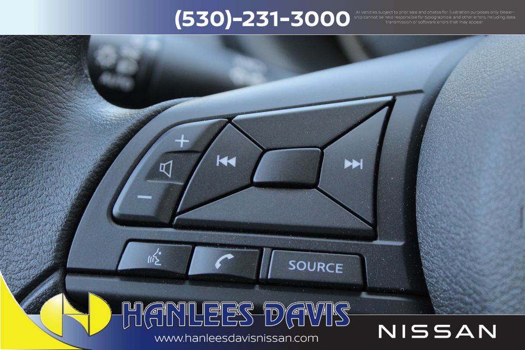 2025 Nissan Kicks Play S photo 23