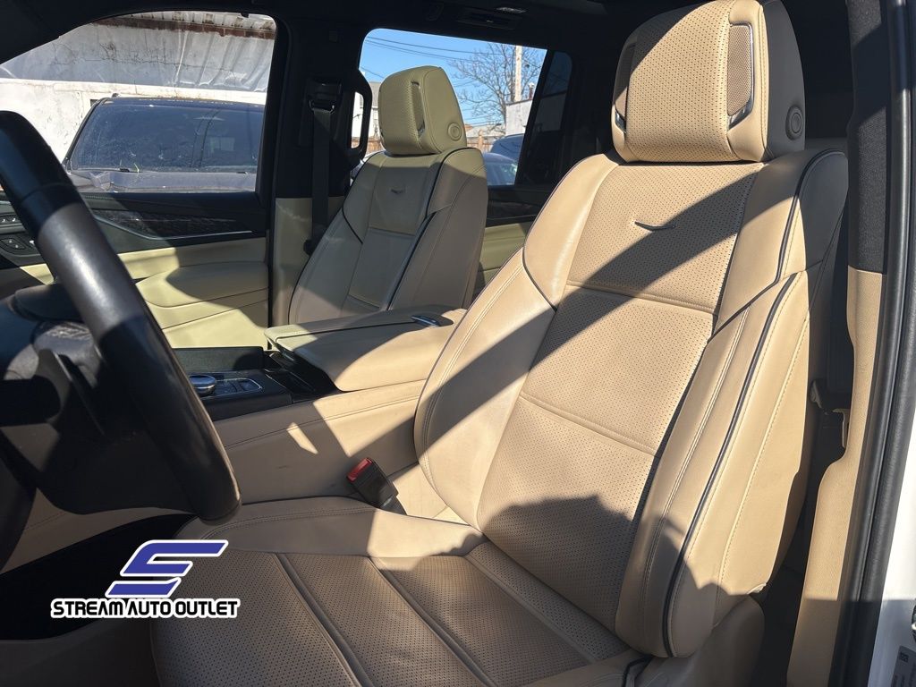 2022 Cadillac Escalade ESV Premium Luxury photo 23