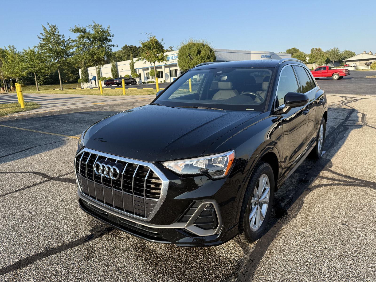 2021 Audi Q3 S line Premium photo 2