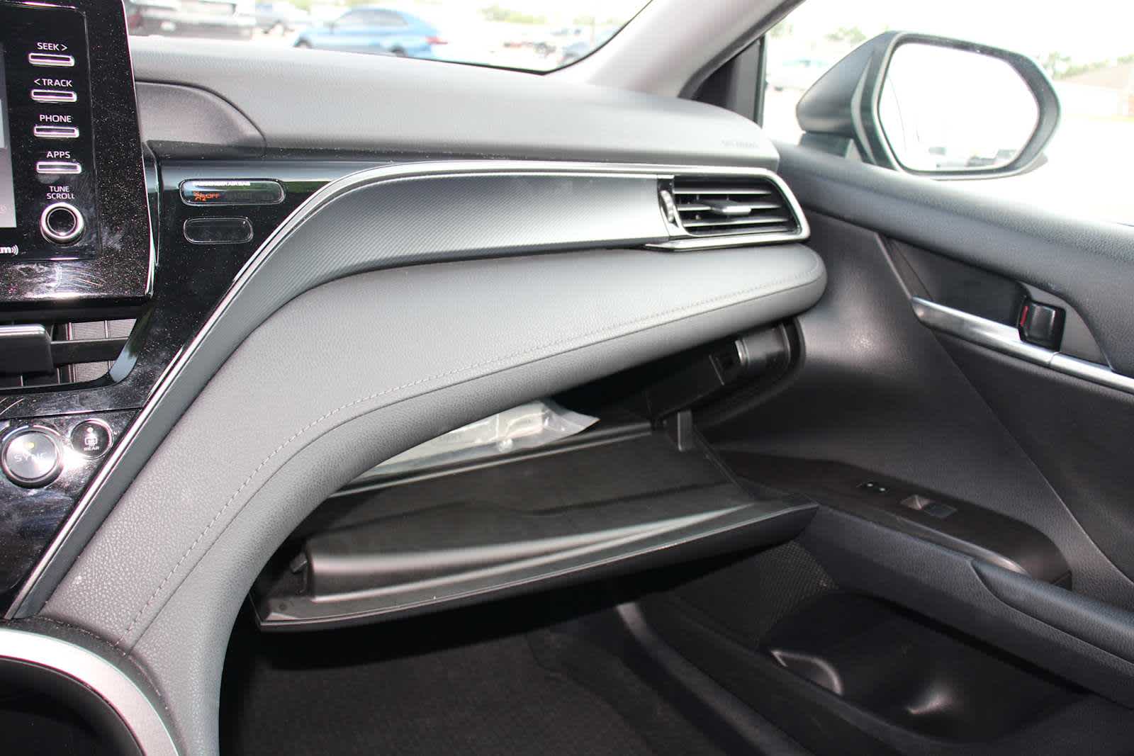 2023 Toyota Camry LE photo 32