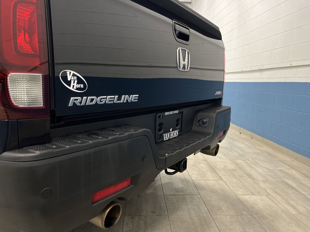 2021 Honda Ridgeline Black Edition photo 32