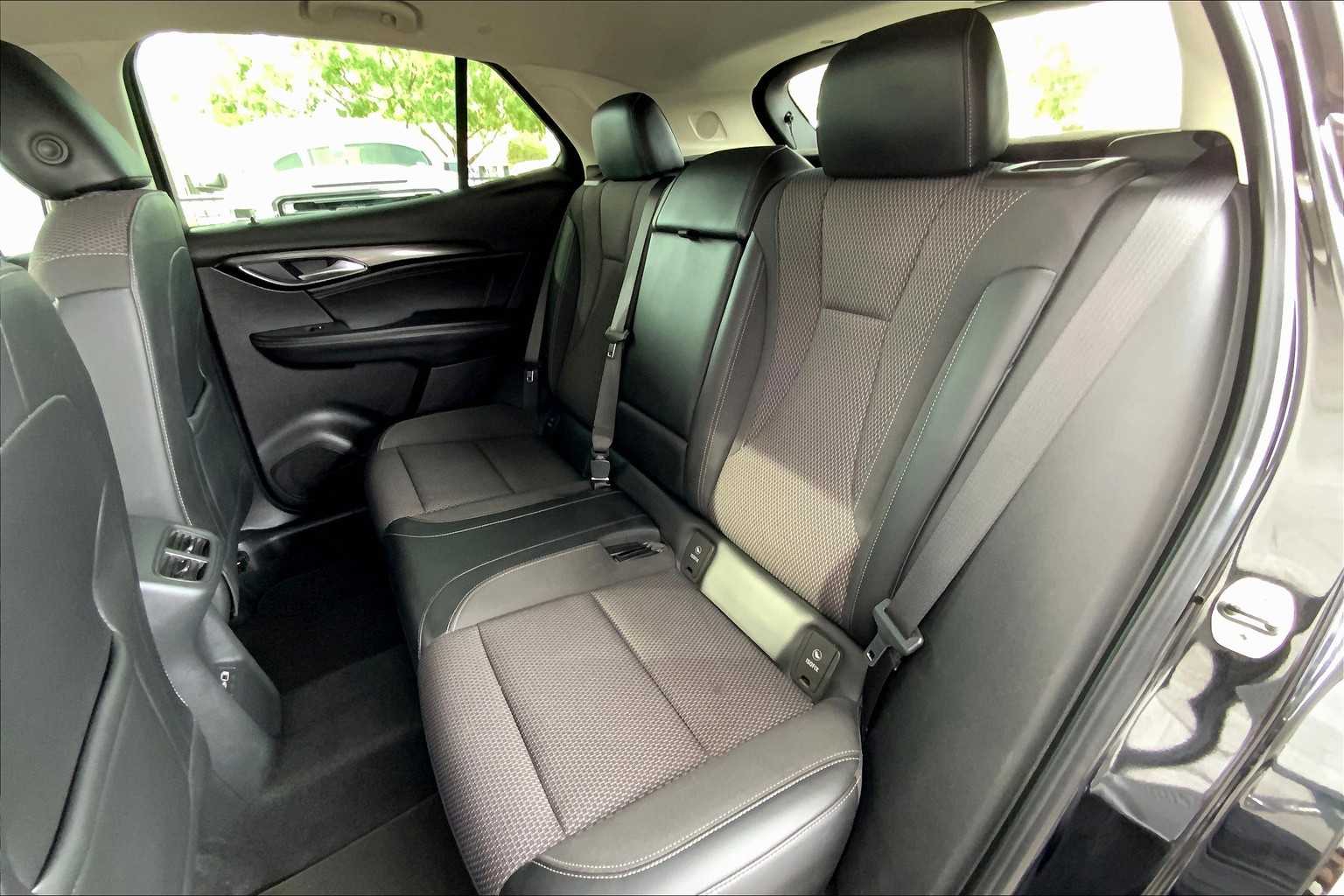 2022 Buick Envision Preferred photo 19