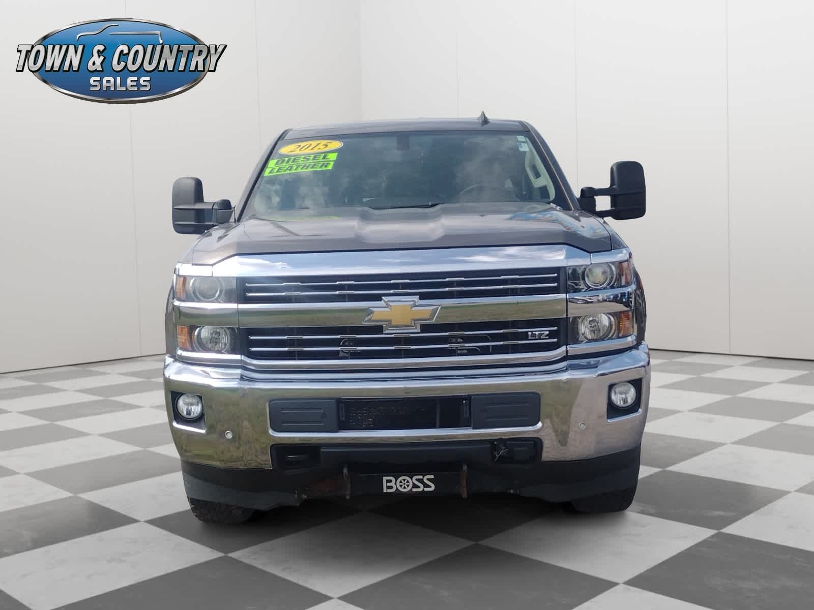 2015 Chevrolet Silverado 3500HD LTZ photo 2
