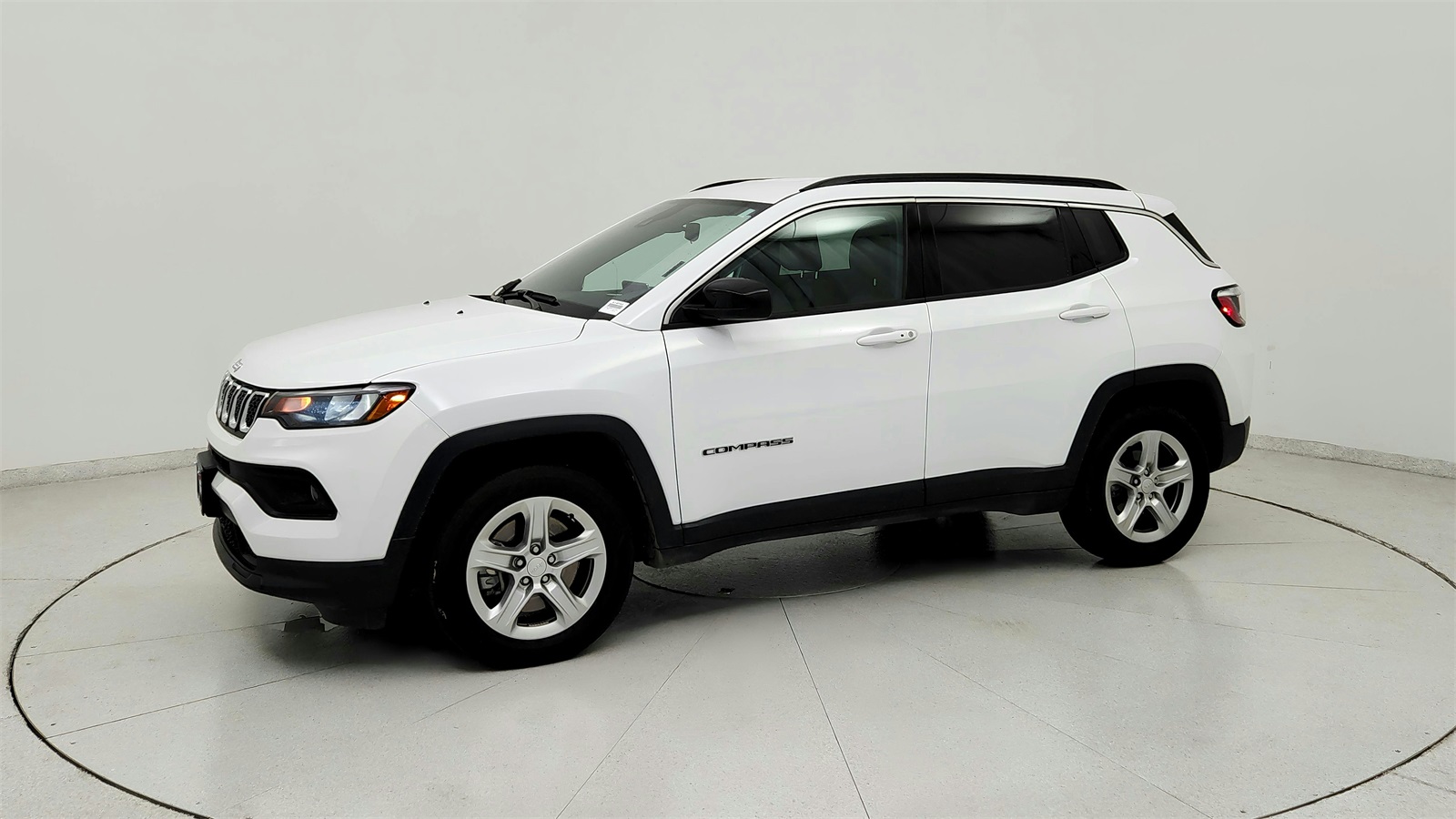 2023 Jeep Compass Latitude photo 2