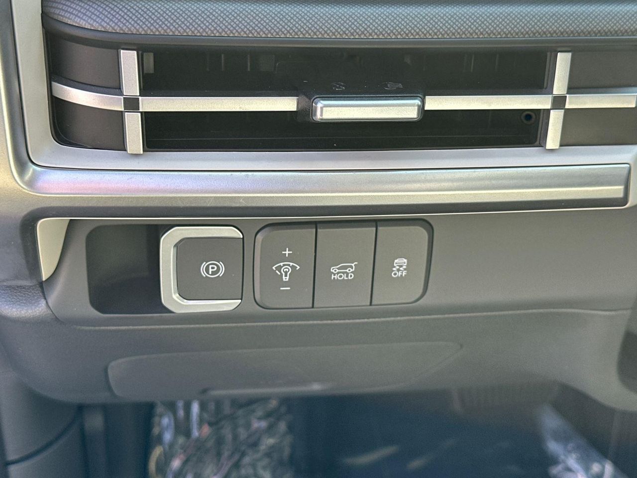 2025 Hyundai Santa Fe SEL photo 11