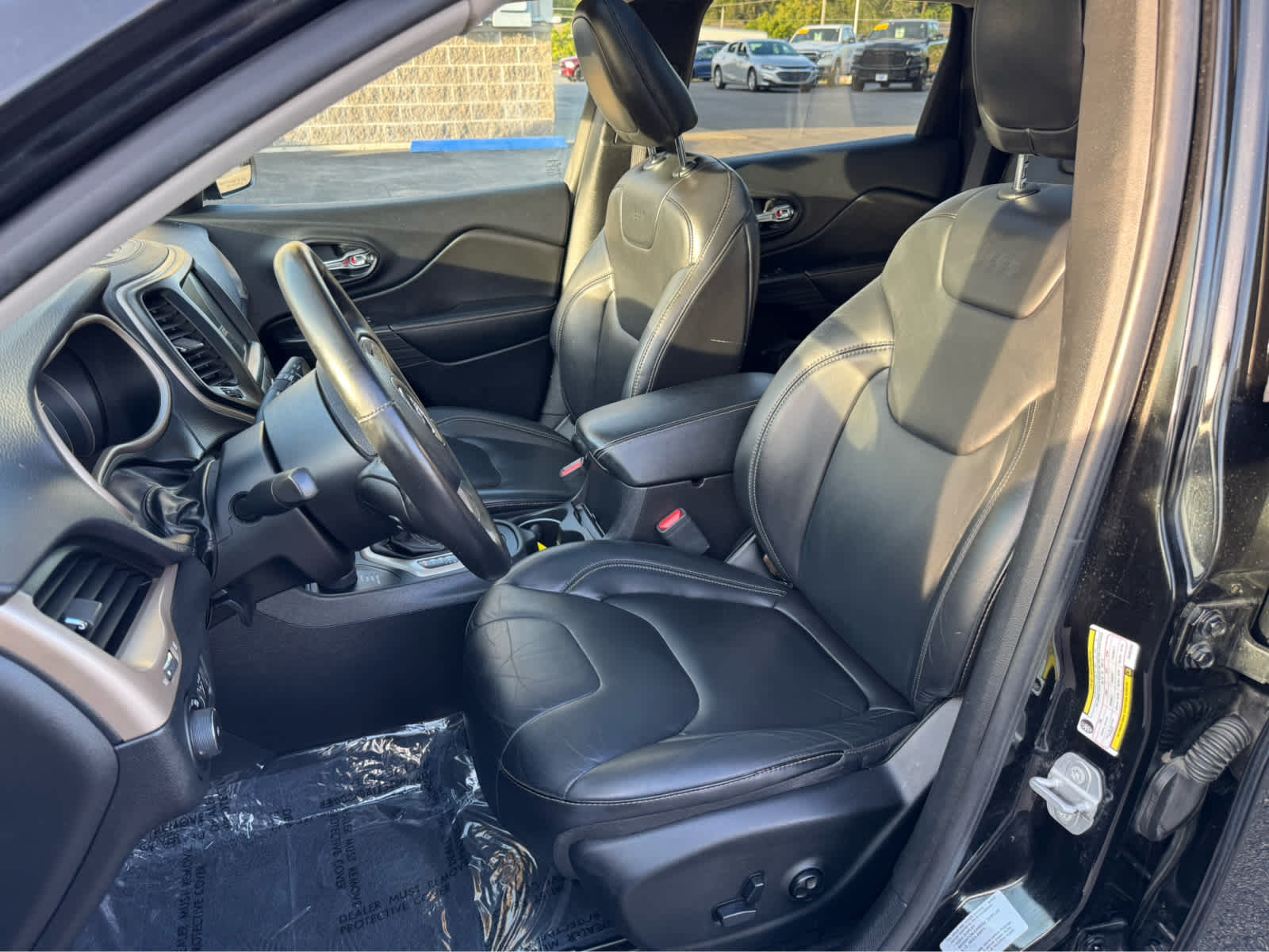 2017 Jeep Cherokee High Altitude photo 12