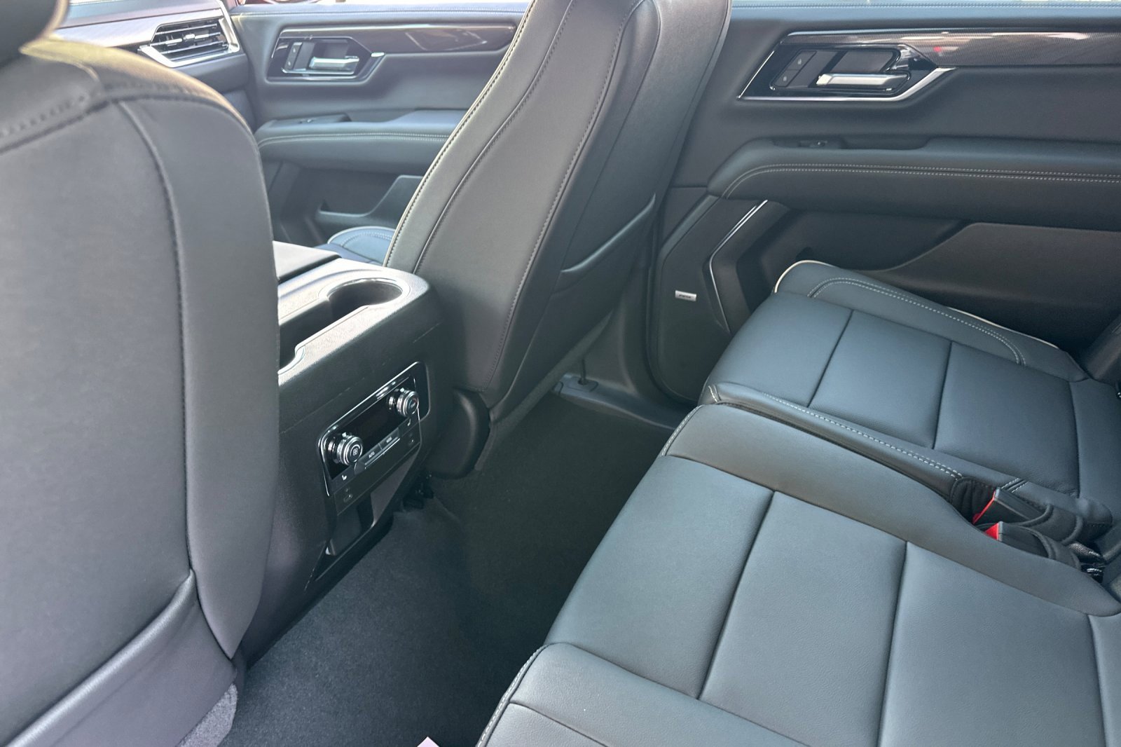 2025 Gmc Yukon XL photo 9