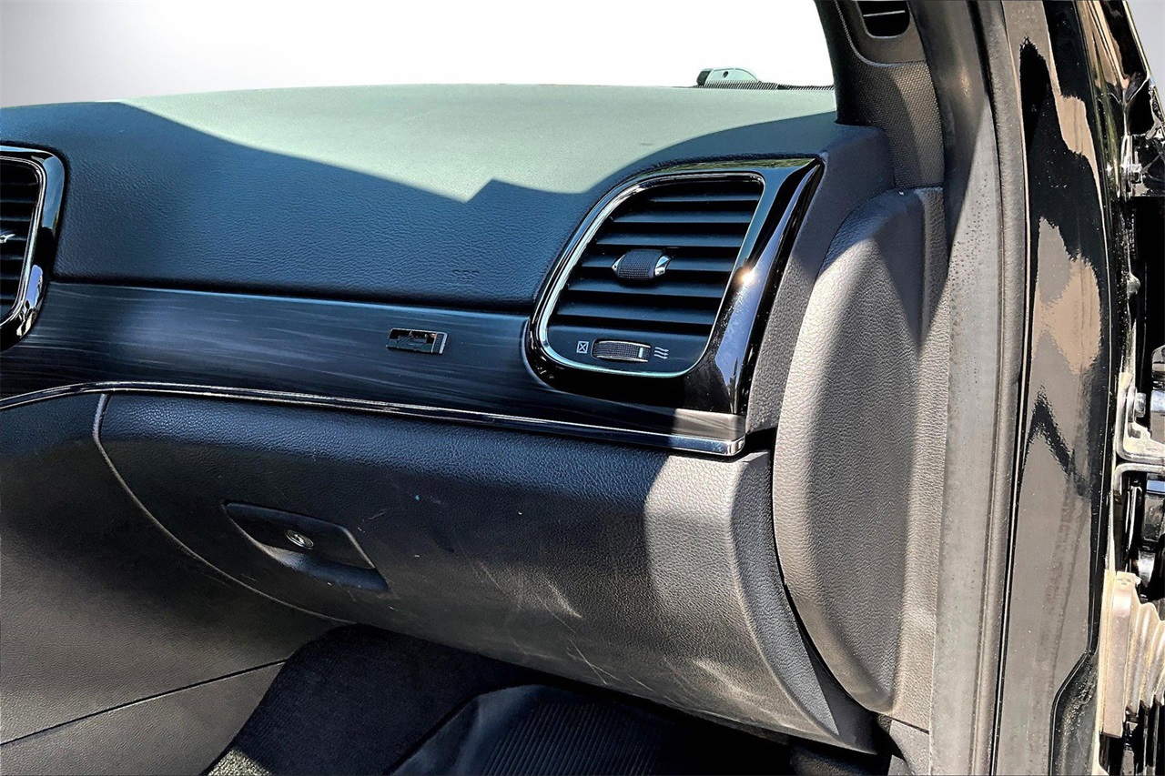 2021 Jeep Grand Cherokee Anniversary Edition photo 19