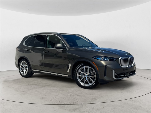 2026 BMW X5 50e's photo