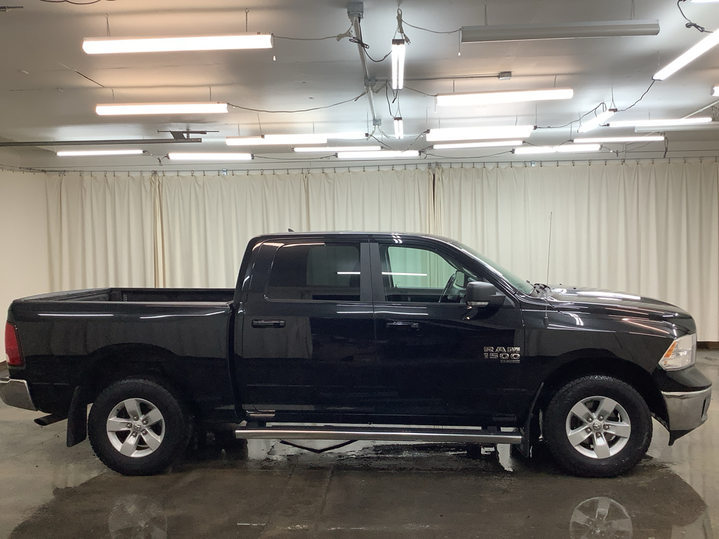 2019 Ram 1500 Classic SLT photo 4