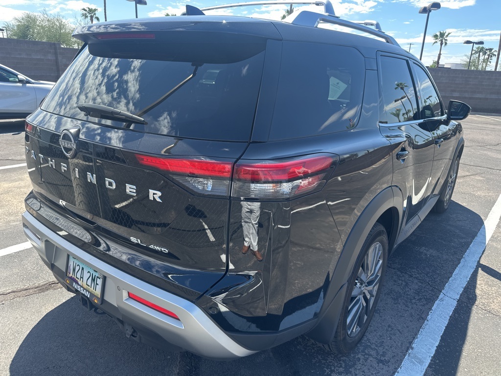2022 Nissan Pathfinder SL photo 5