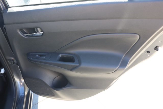 2023 Nissan Versa 1.6 SV photo 16