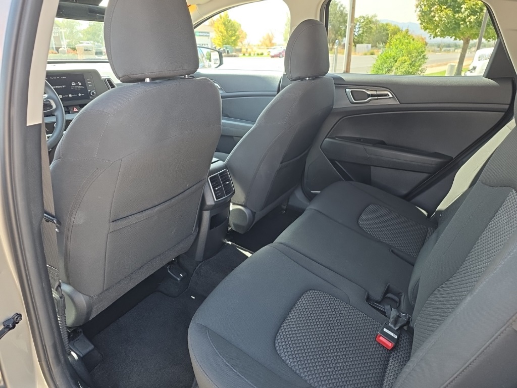 2024 Kia Sportage LX photo 7