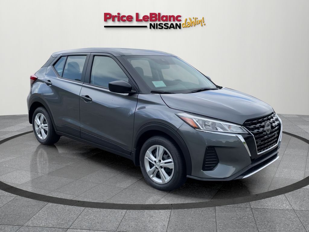 2025 Nissan KICKS PLAY Base's photo