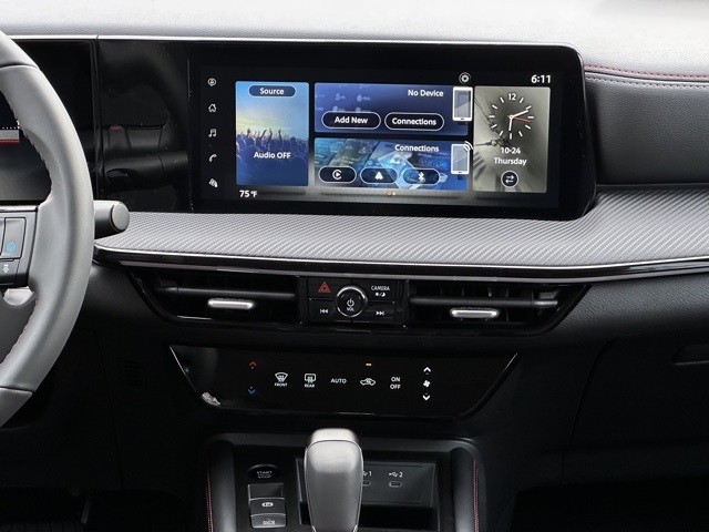 2025 Nissan Kicks SR photo 7