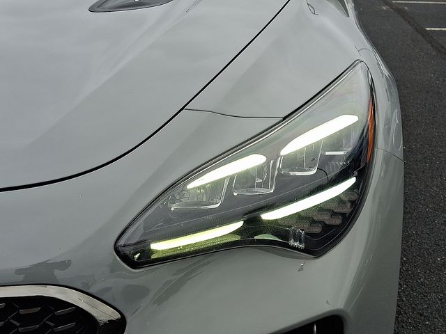 2022 Kia Stinger GT-Line photo 9