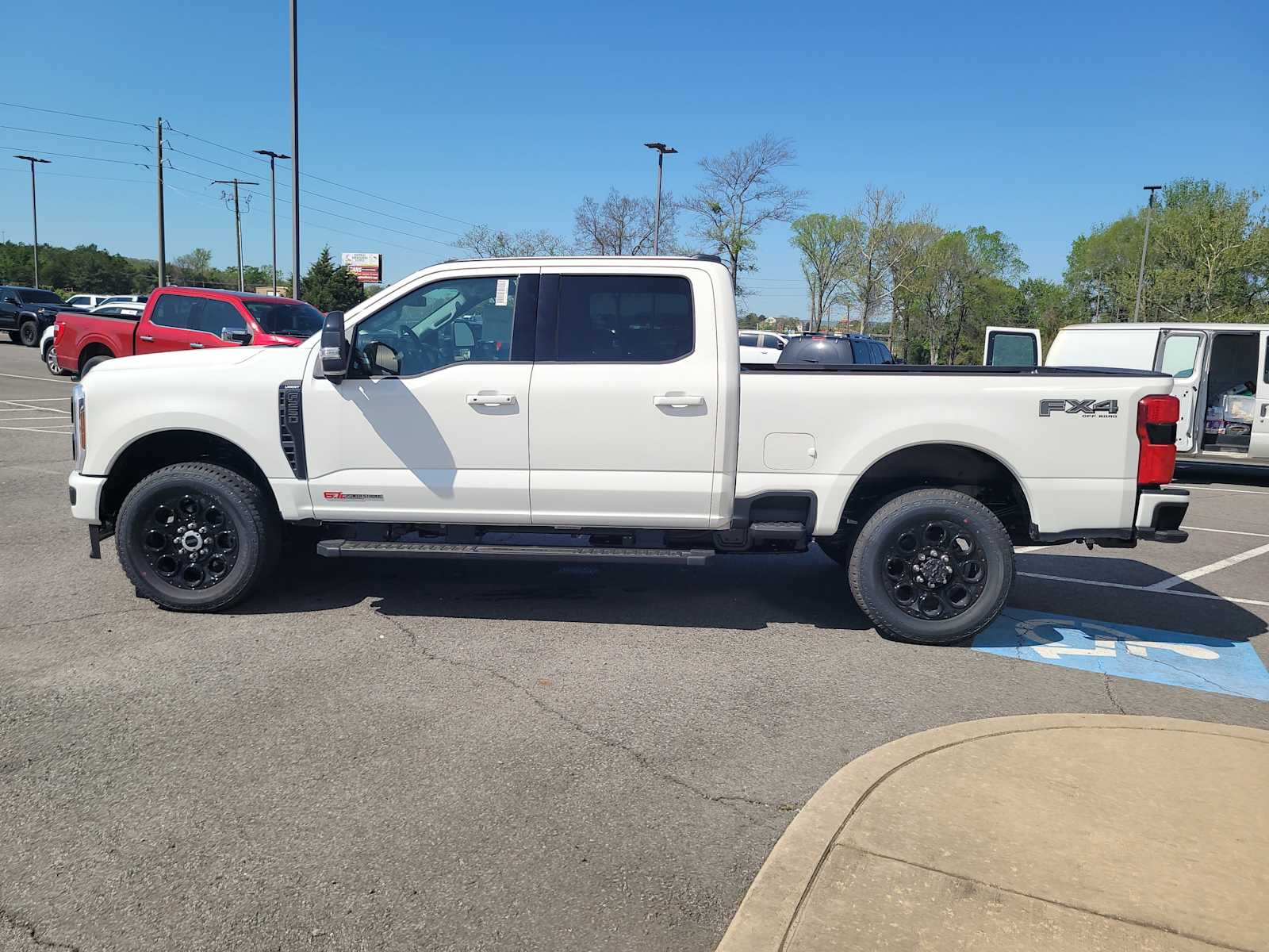 2025 Ford F-250 Lariat photo 6