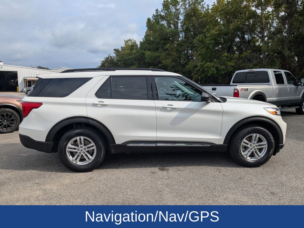 2022 Ford Explorer XLT photo 3