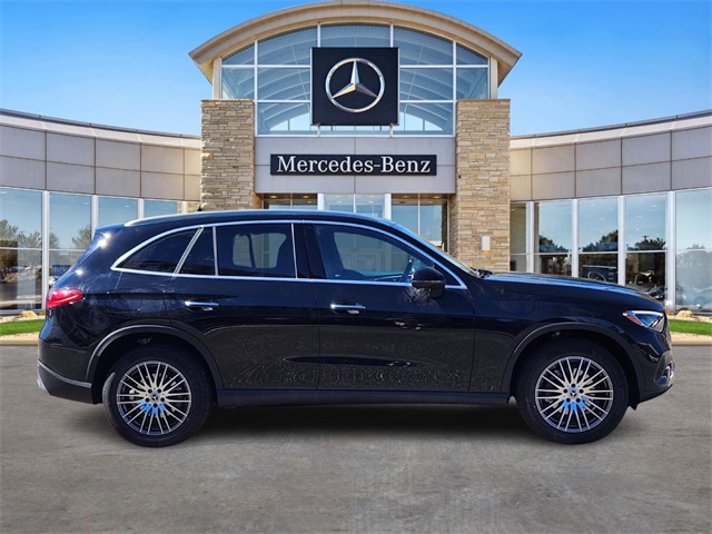 2026 Mercedes Benz GLC 300 4MATIC photo 4