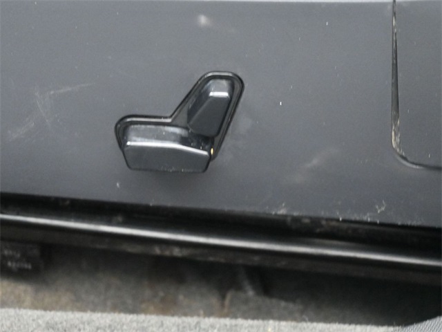 2010 Dodge Avenger SXT photo 16
