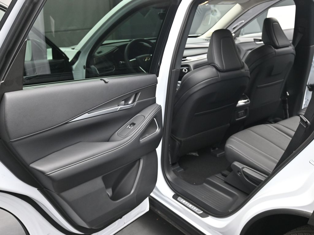 2026 Infiniti QX60 Luxe photo 13
