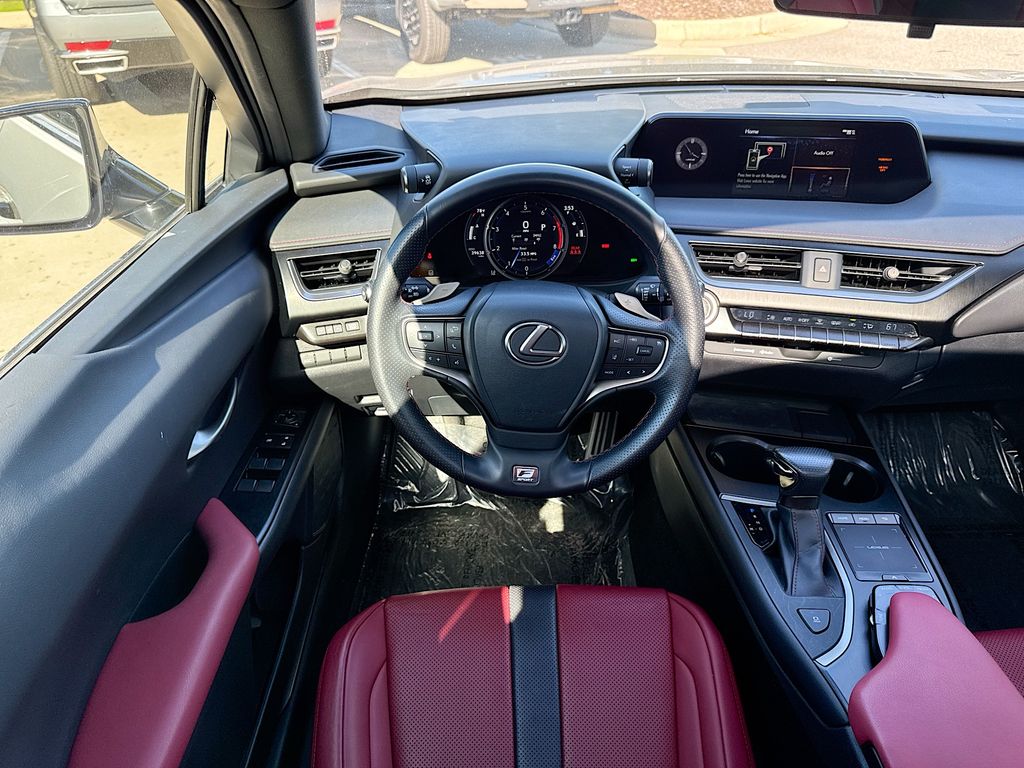 2022 Lexus UX 200 F SPORT photo 13