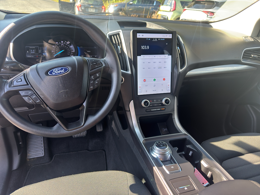 2022 Ford Edge SE photo 10