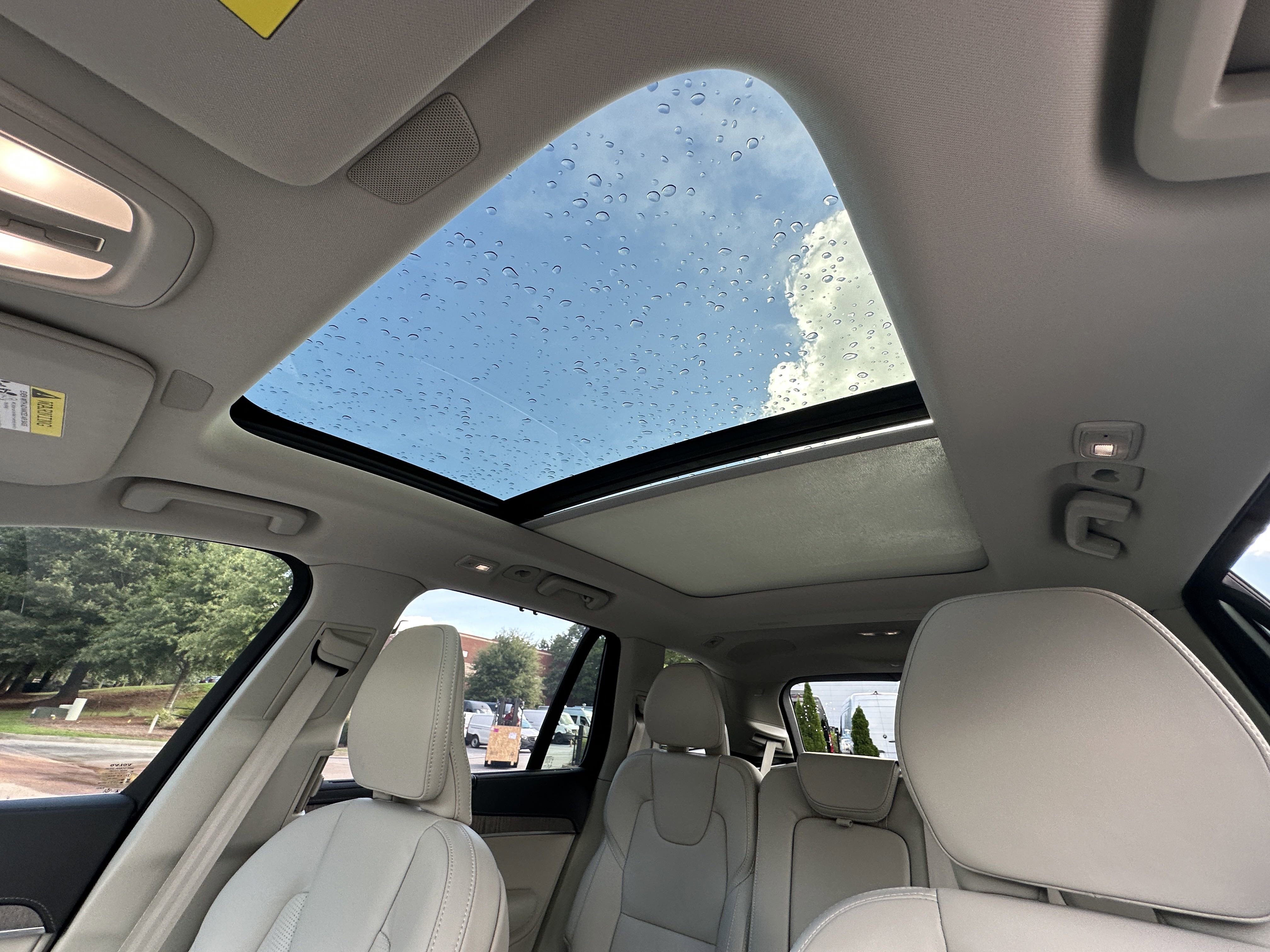 2025 Volvo XC90 photo 14