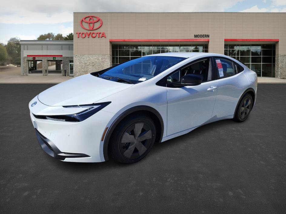 2024 Toyota Prius LE photo 3